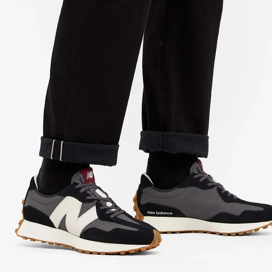 New Balance 327 BLACK