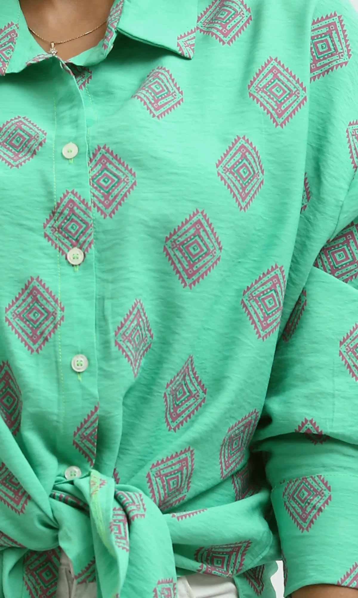 O193473 Green Summer Long Sleeve Slef Patterned Shirt