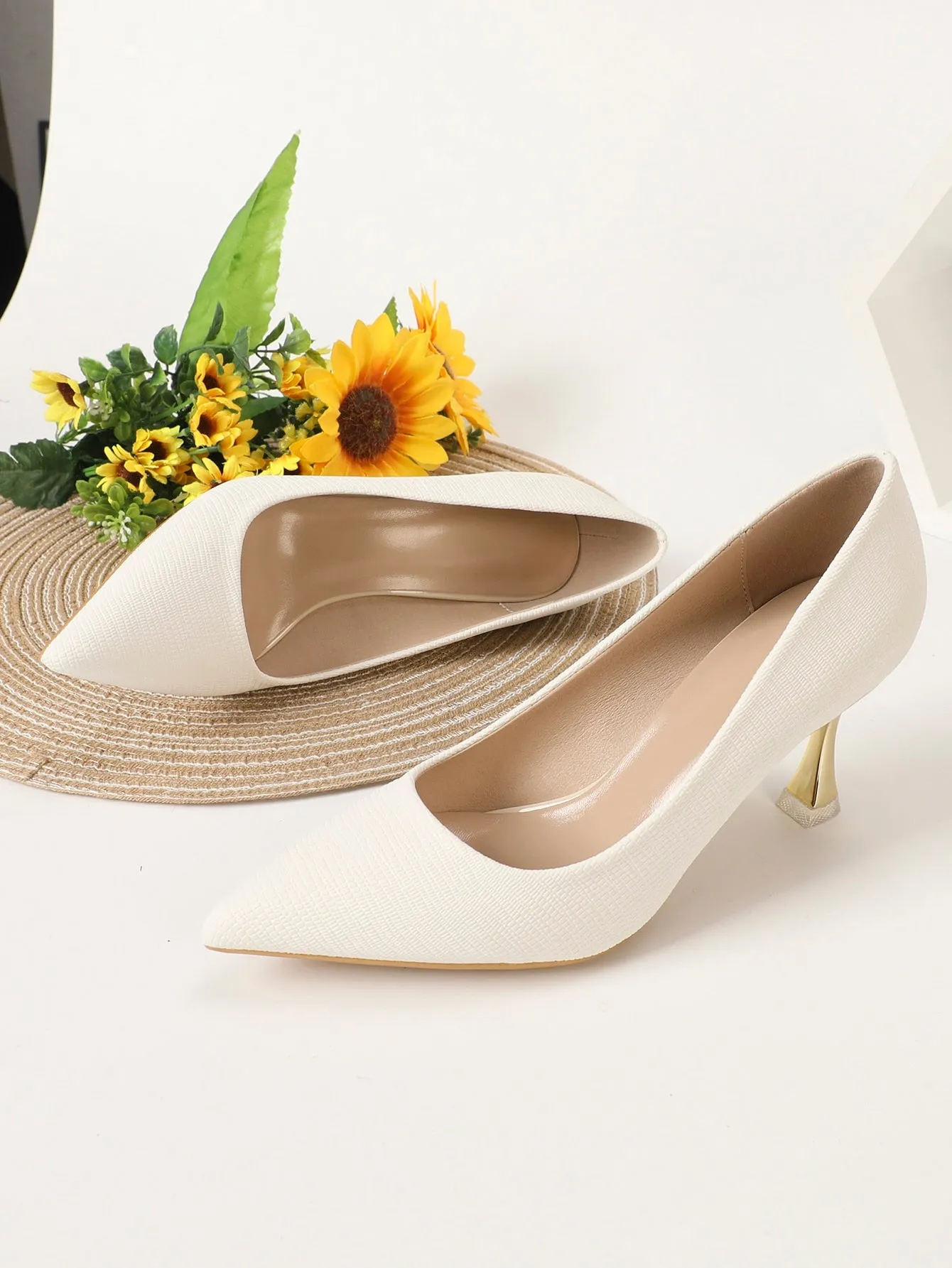 Point Toe Pyramid Heeled Court Pumps