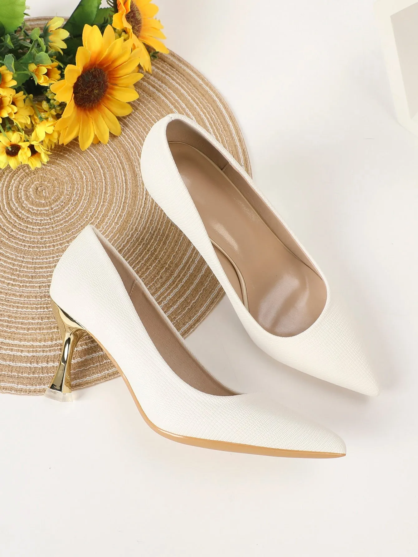 Point Toe Pyramid Heeled Court Pumps